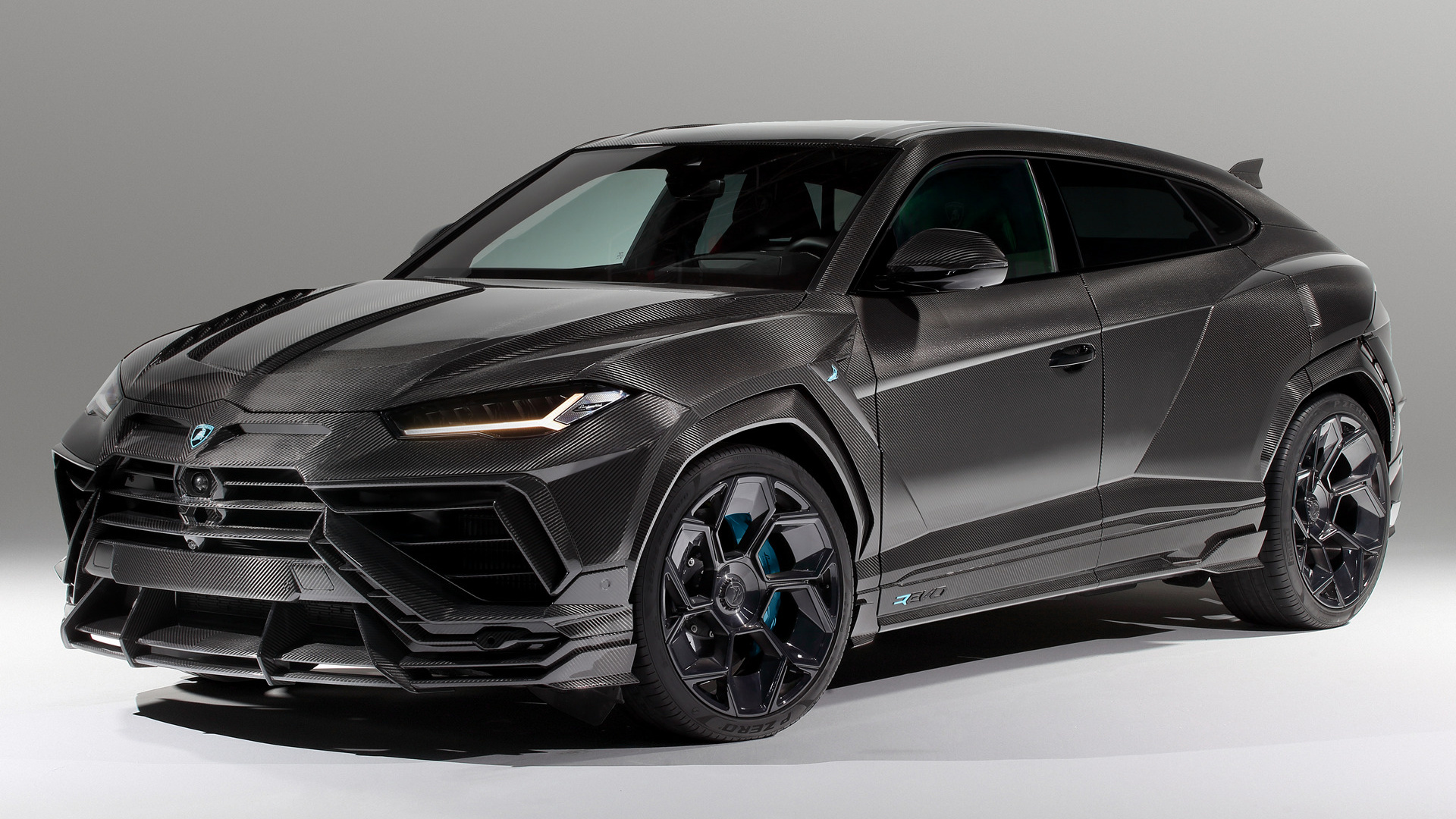 TOP CAR LAMBORGHINI URUS EVO R
