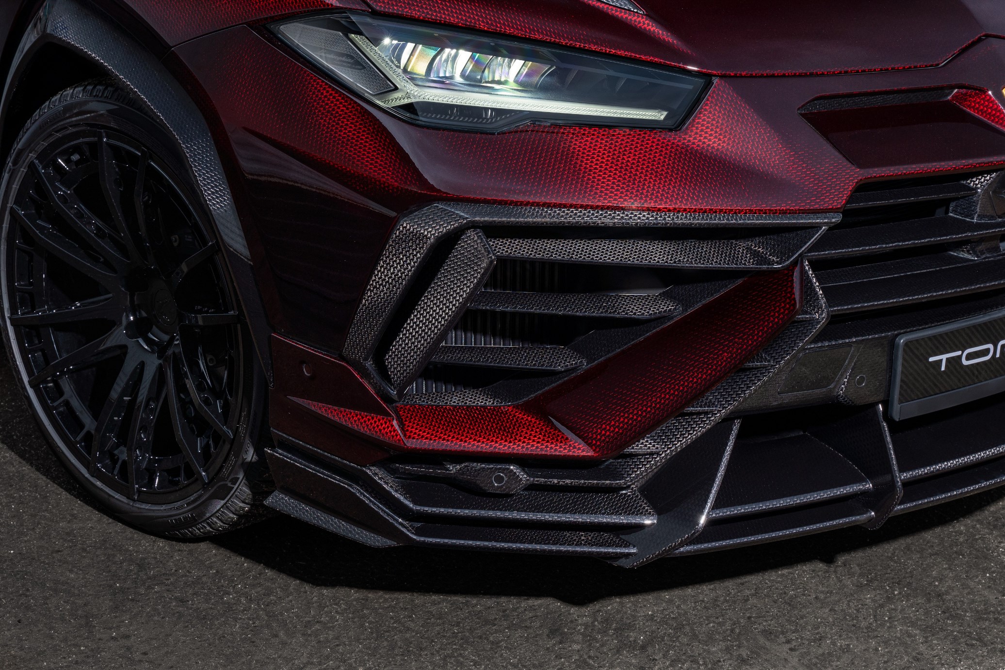 TOP CAR LAMBORGHINI URUS R'EVO - CARBON EDITION