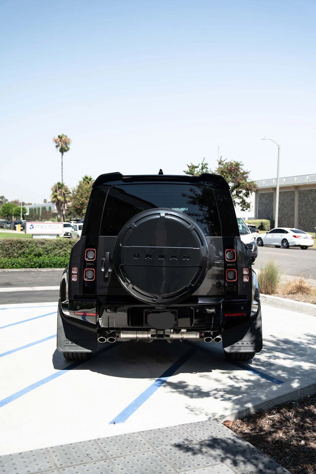LAND ROVER DEFENDER FORGED WHEELS AND EXHAUST SYSTEM