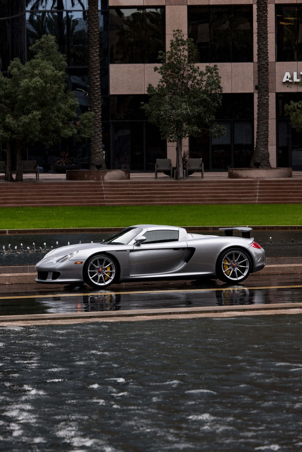 PORSCHE CARRERA GT FORGED WHEELS AND EXHAUST SYSTEM