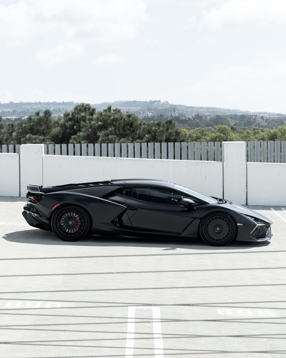 LAMBORGHINI REVUELTO FORGED WHEELS AND EXHAUST SYSTEM