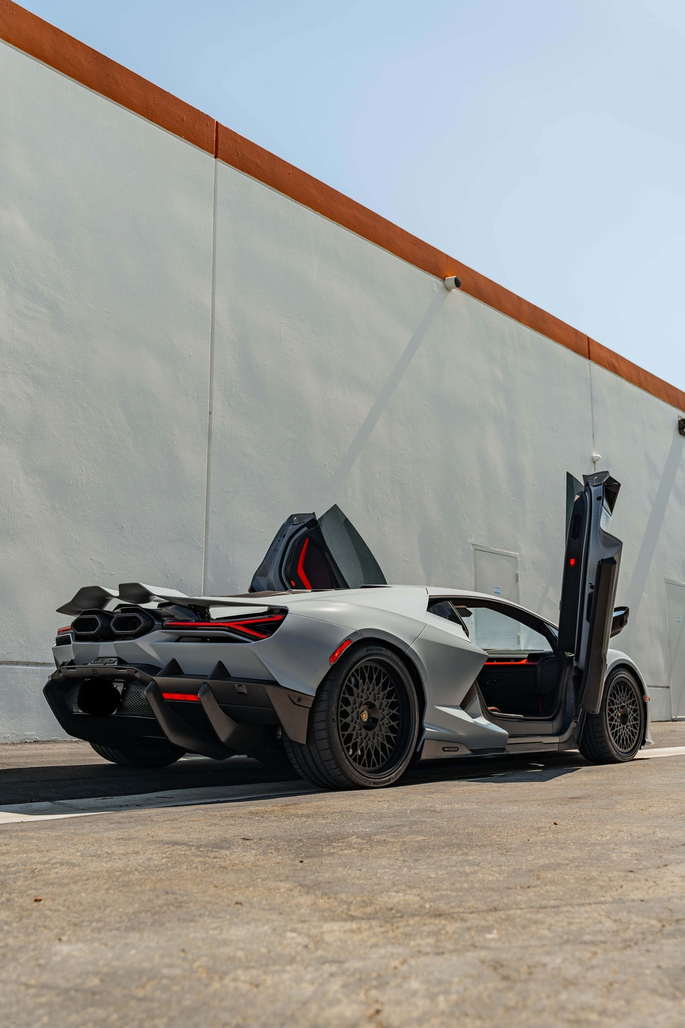 LAMBORGHINI REVUELTO FORGED WHEELS AND EXHAUST SYSTEM