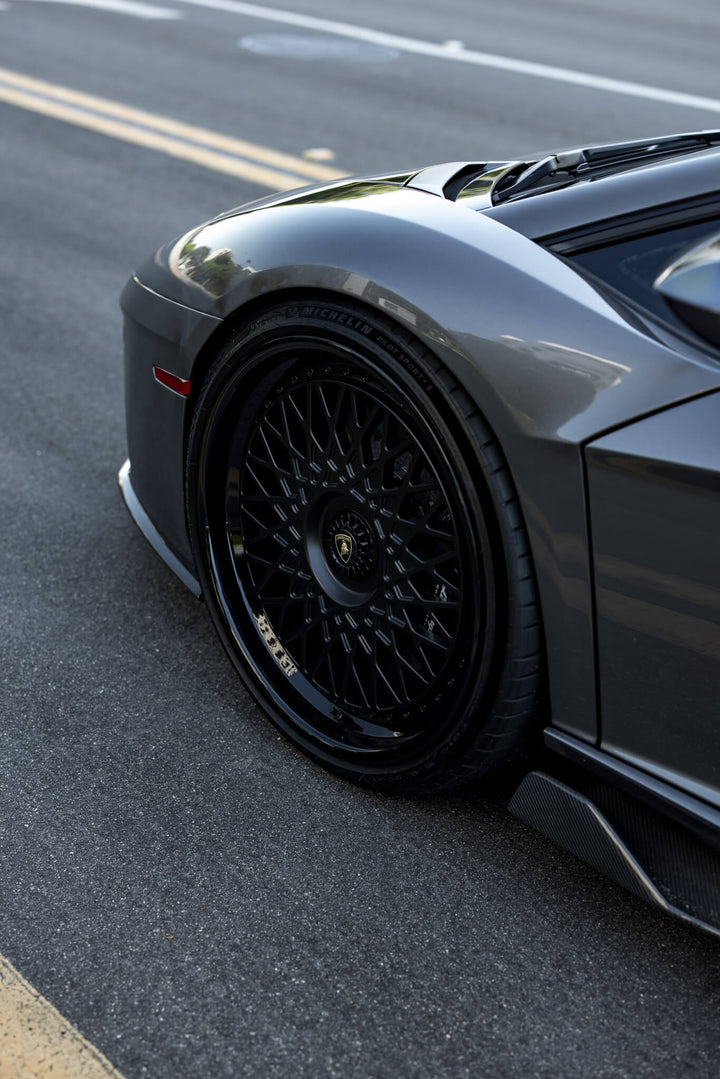 LAMBORGHINI ULTIMAE FORGED WHEELS AND EXHAUST SYSTEM