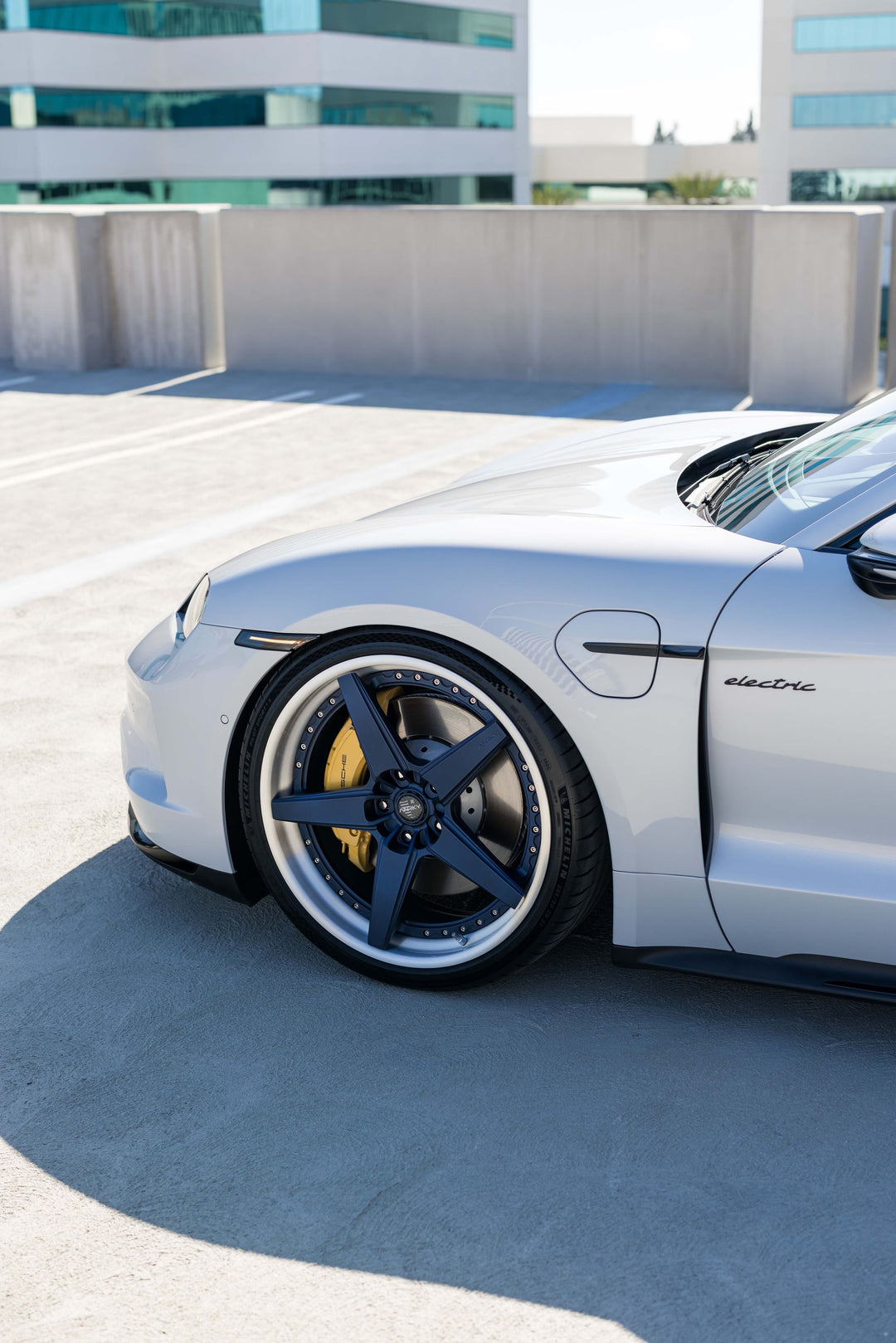 PORSCHE TAYCAN GTS FORGED WHEELS AND EXHAUST SYSTEM