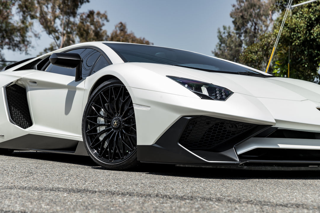 LAMBORGHINI AVENTADOR SV FORGED WHEELS AND EXHAUST SYSTEM