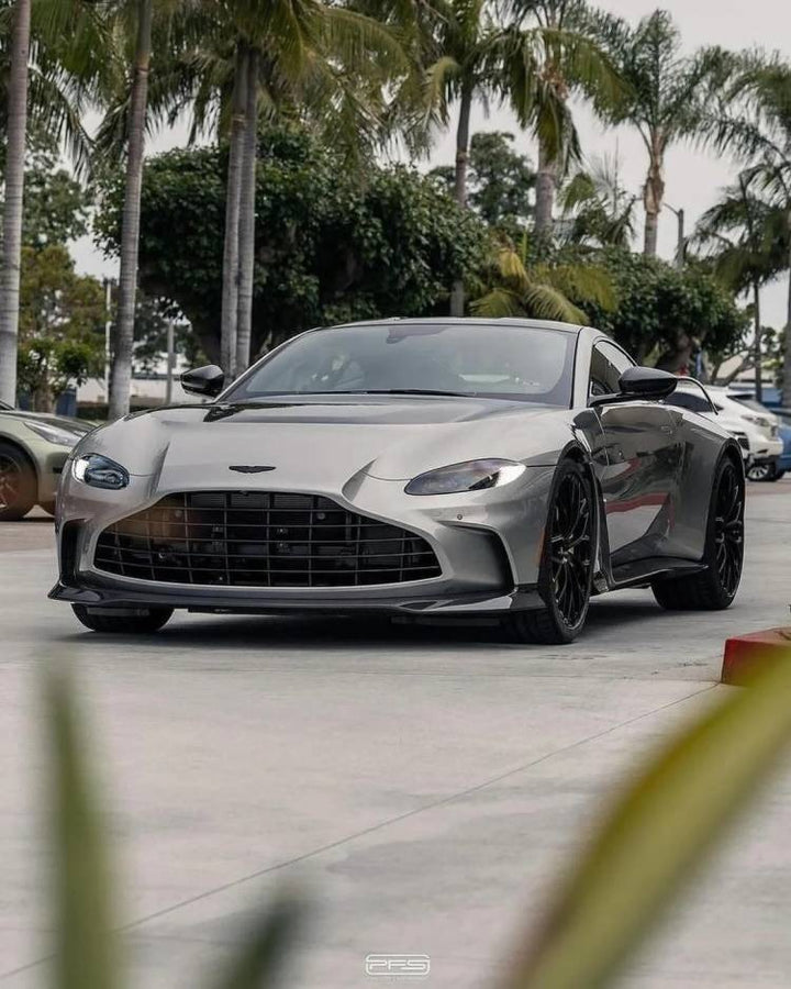 ASTON MARTIN VANTAGE CARBON BODY KIT UPGRADE TO V12 LOOK
