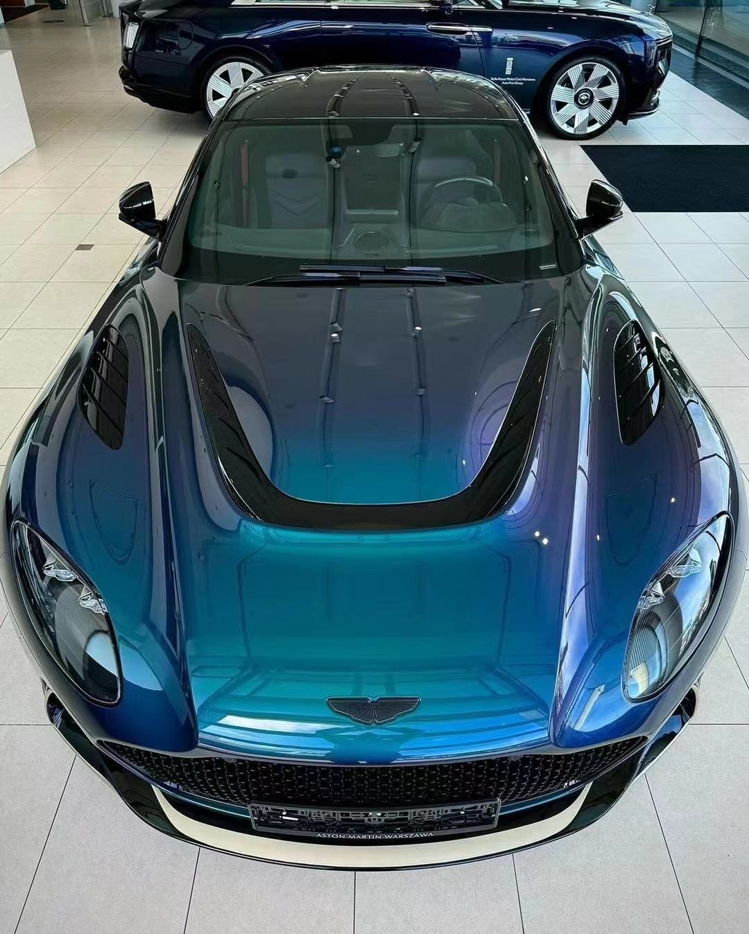 ASTON MARTIN DBS 770 CARBON KIT