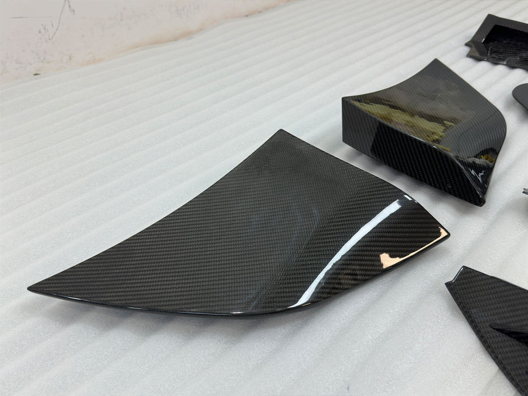 ASTON MARTIN DBS 770 CARBON KIT