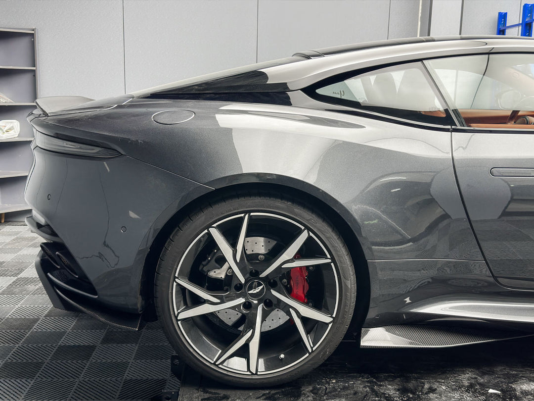ASTON MARTIN DBS 770 CARBON KIT