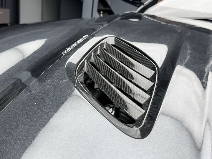 ASTON MARTIN DBS 770 CARBON KIT