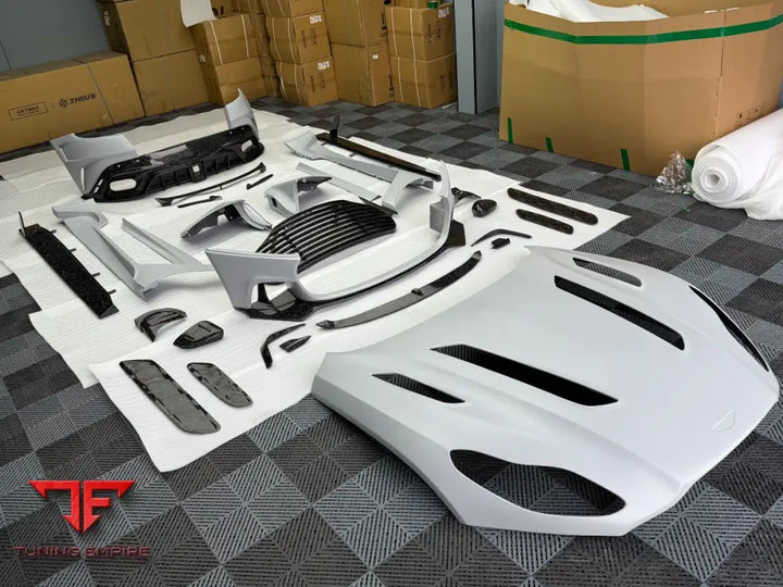 ASTON MARTIN DB11 CARBON BODY KIT WITH HOOD