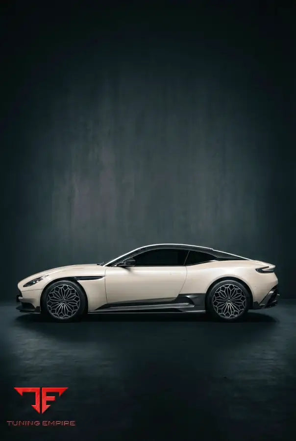 ASTON MARTIN DB11 CARBON RAZOR BODY KIT