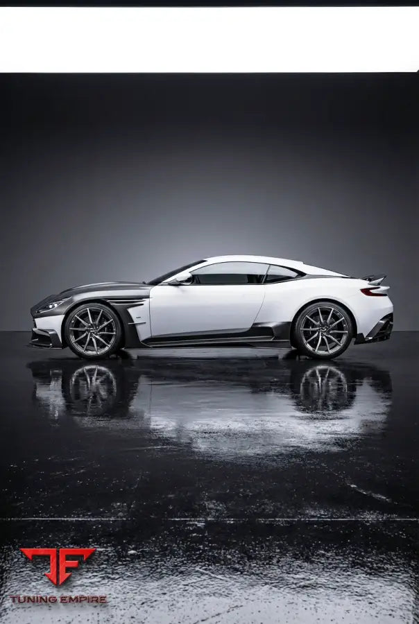 ASTON MARTIN DB11 CARBON RAZOR BODY KIT