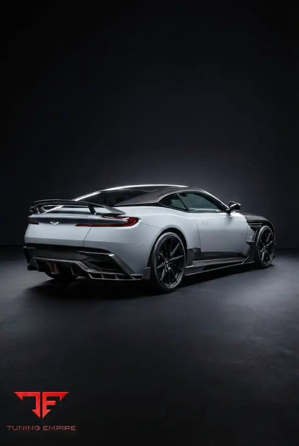 ASTON MARTIN DB11 CARBON RAZOR BODY KIT