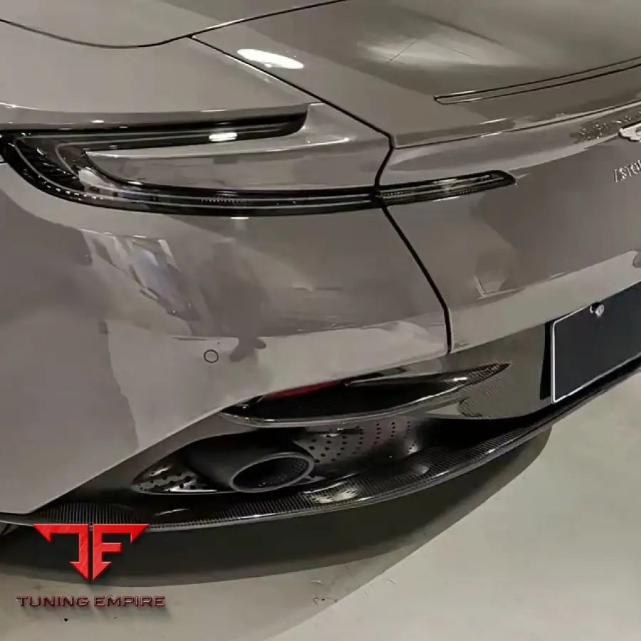 ASTON MARTIN DB11 DRY CARBON FIBER BODY KIT