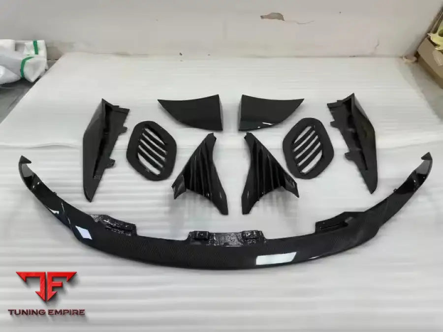 ASTON MARTIN DBS 770 CARBON FIBER BODY KIT