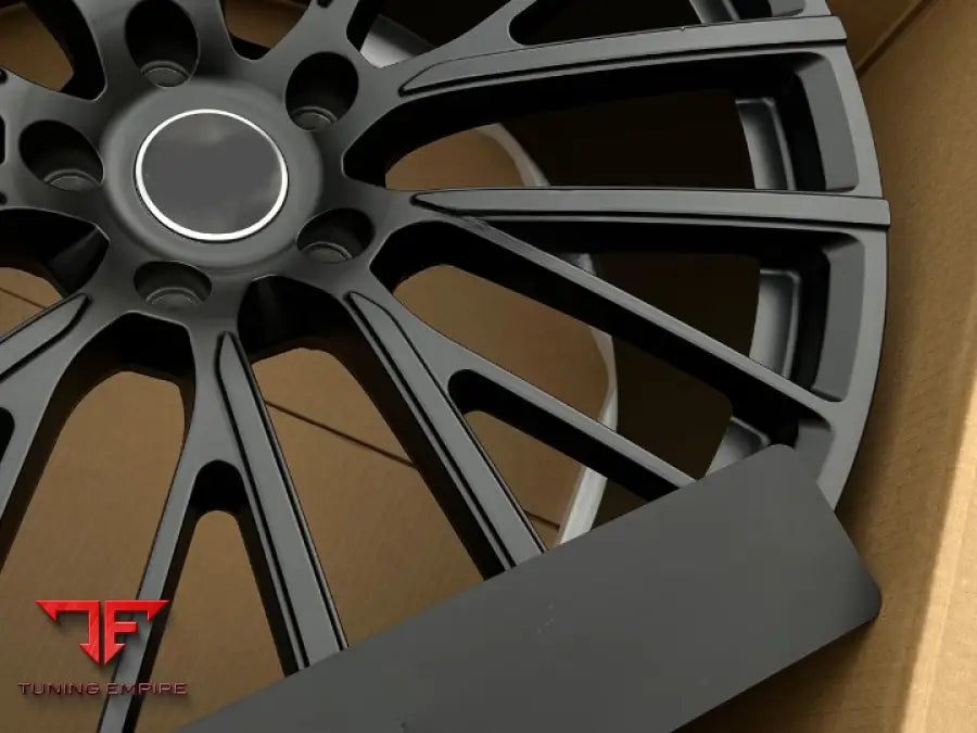 ASTON MARTIN DBX WHEELS