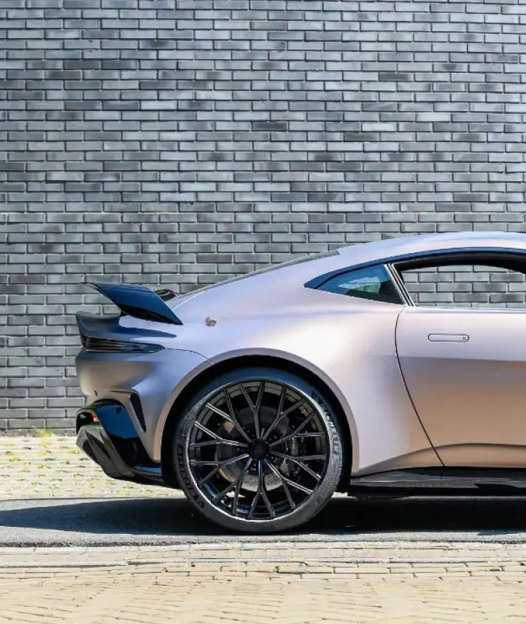 Aston Martin Vantage 2018 + Dry Carbon Body Kit