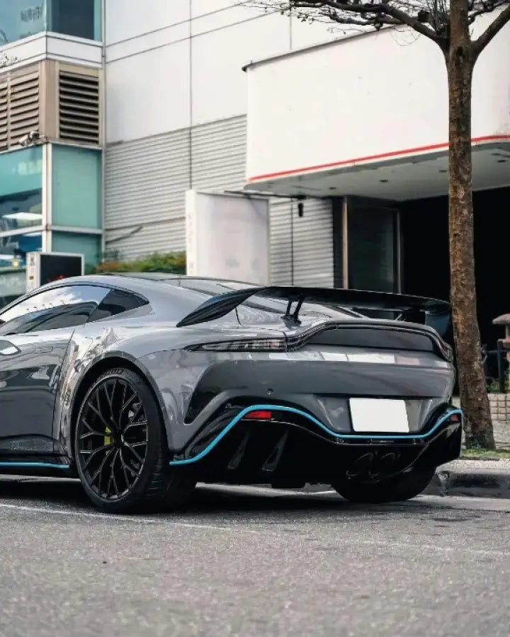 Aston Martin Vantage 2018 + Dry Carbon Body Kit