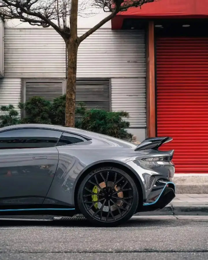 Aston Martin Vantage 2018 + Dry Carbon Body Kit