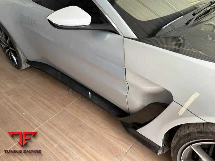 ASTON MARTIN VANTAGE CARBON BODY KIT UPGRADE TO V12 LOOK