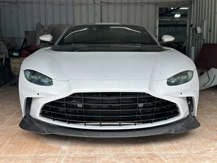 ASTON MARTIN VANTAGE CARBON BODY KIT UPGRADE TO V12 LOOK