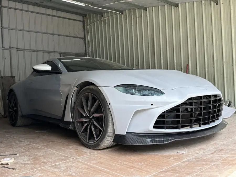 ASTON MARTIN VANTAGE CARBON BODY KIT UPGRADE TO V12 LOOK