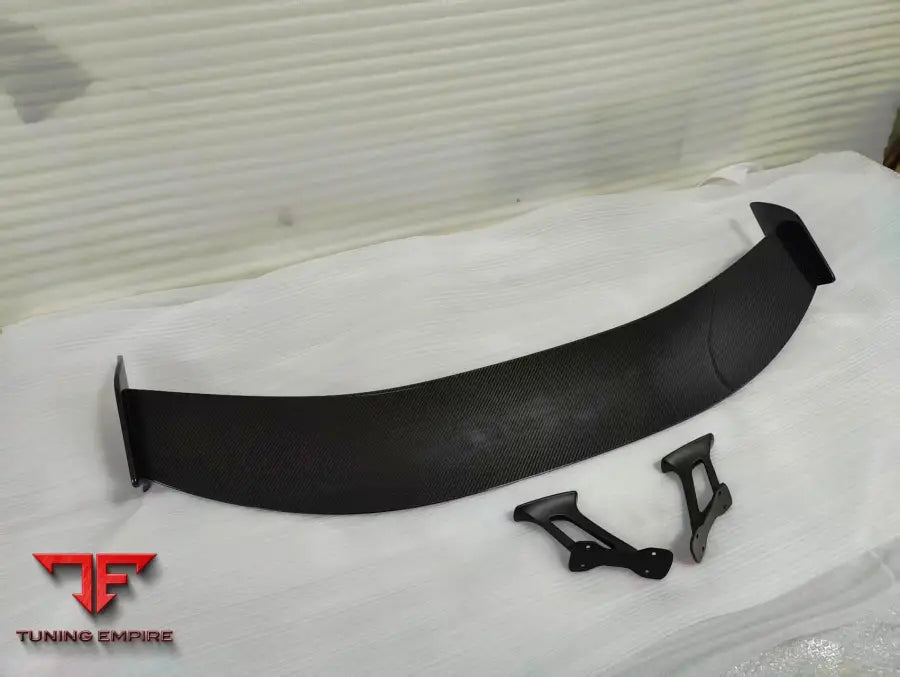 ASTON MARTIN VANTAGE CARBON REAR WING