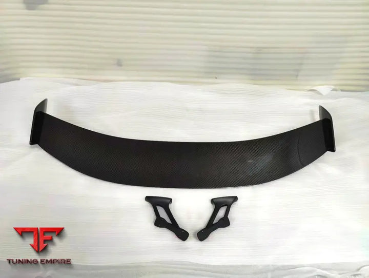ASTON MARTIN VANTAGE CARBON REAR WING