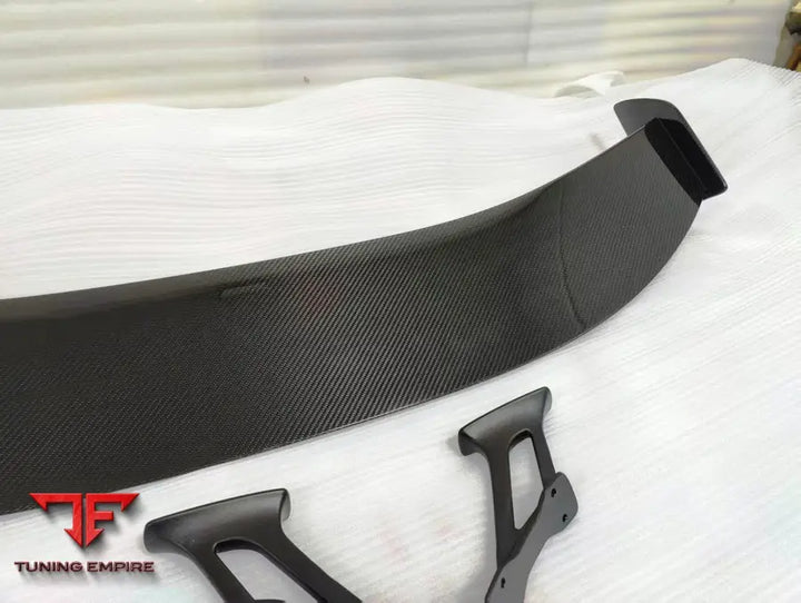 ASTON MARTIN VANTAGE CARBON REAR WING