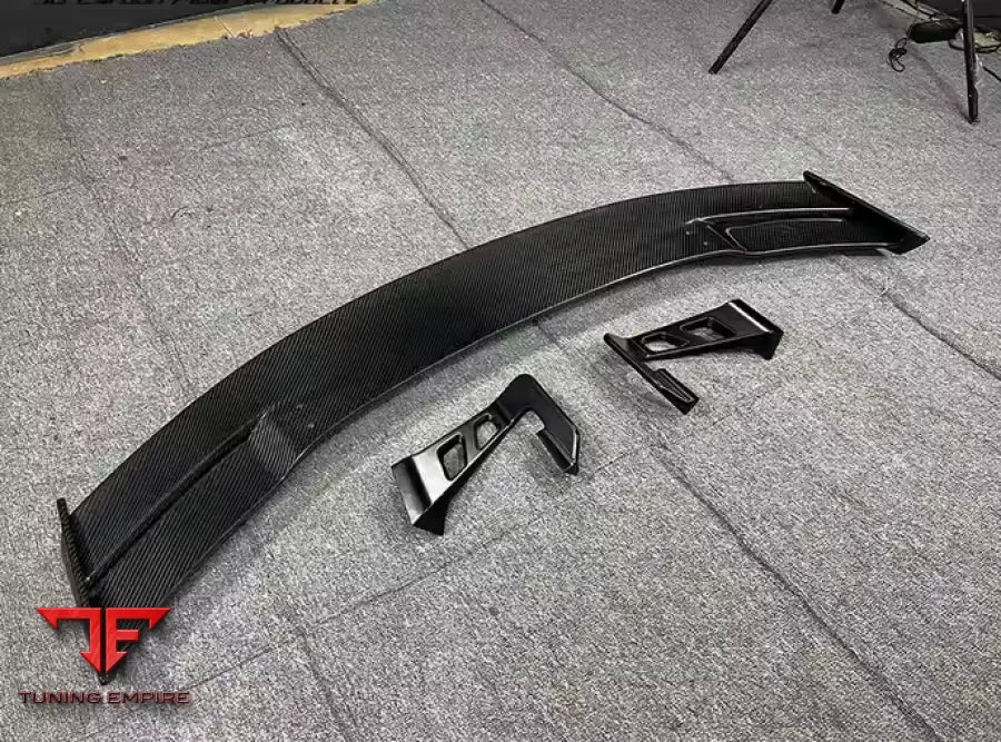 AUDI R8 CARBON BODY KIT PARTS