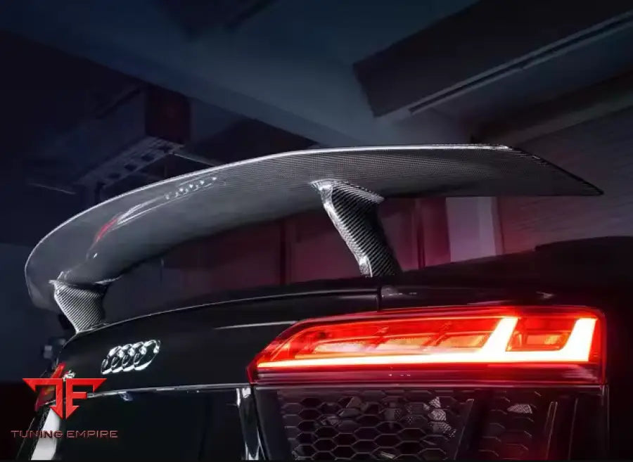 AUDI R8 CARBON BODY KIT PARTS