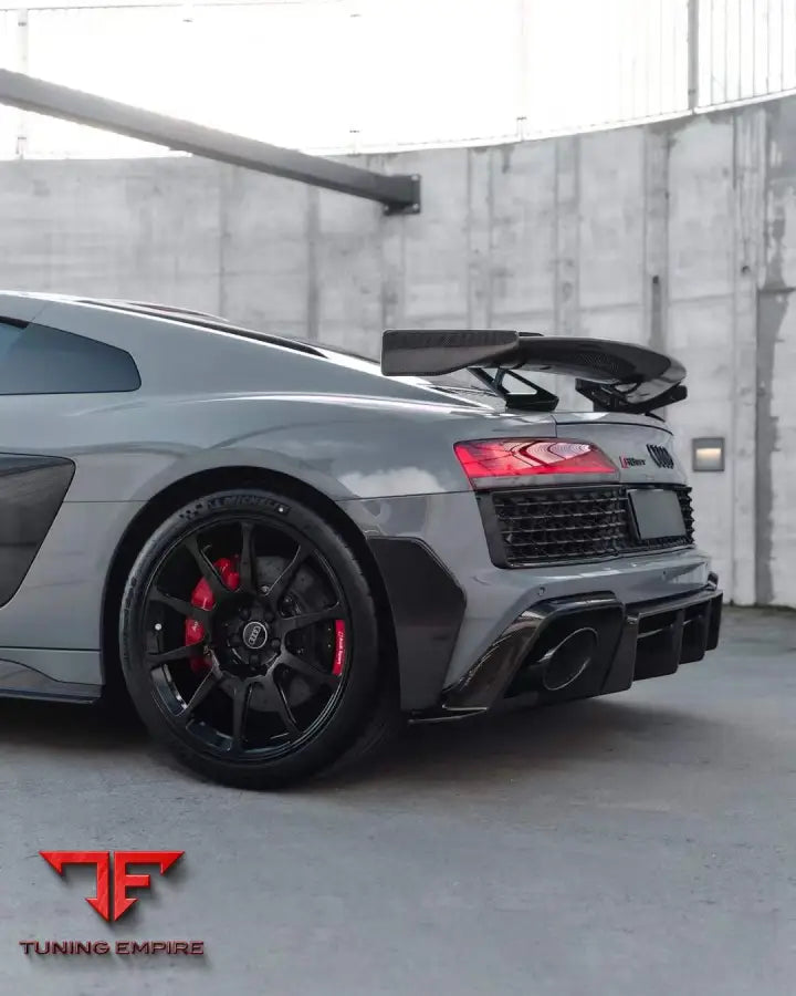 AUDI R8 CARBON FIBER PARTS