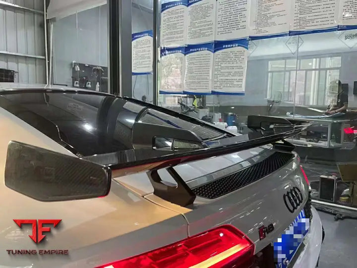 AUDI R8 CARBON FIBER PARTS