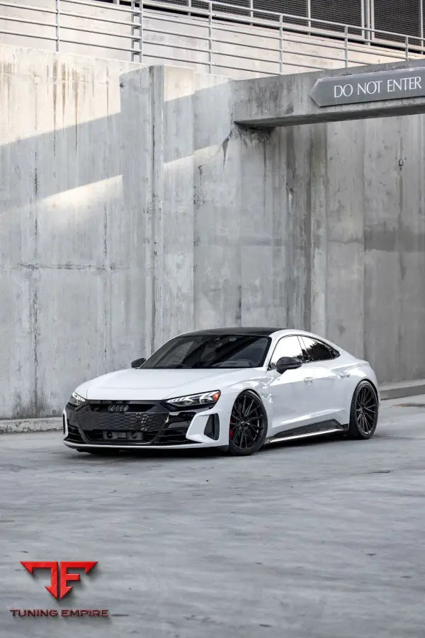 AUDI RS E-TRON GT FORGED WHEELS AND EXHAUST SYSTEM