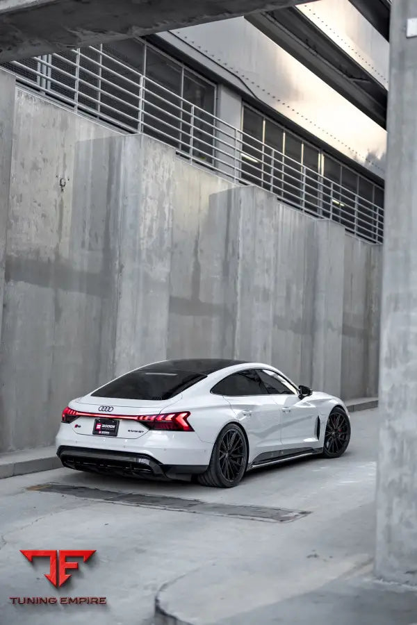 AUDI RS E-TRON GT FORGED WHEELS AND EXHAUST SYSTEM