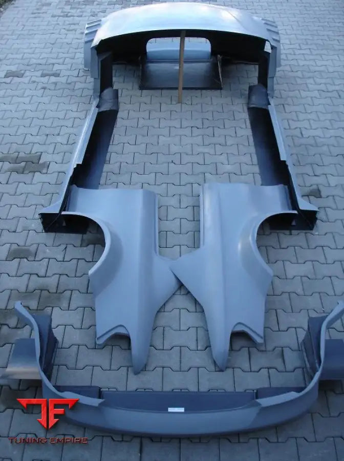 BMW 1 SERIES E82 RACING BODY KIT