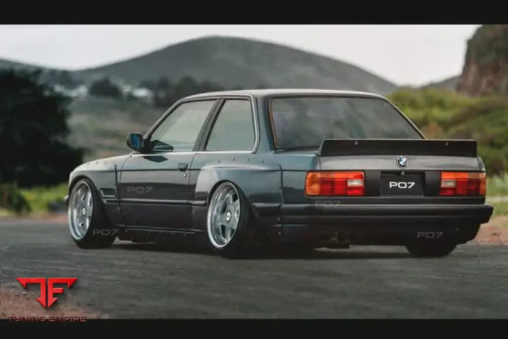 BMW 3 SERIES E30 WIDE BODY KIT