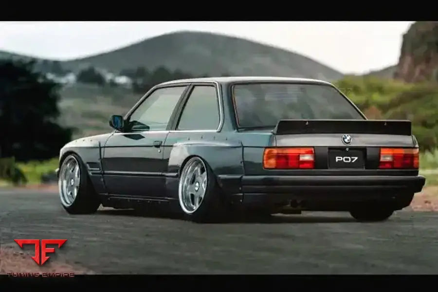 BMW 3 SERIES E30 WIDE BODY KIT