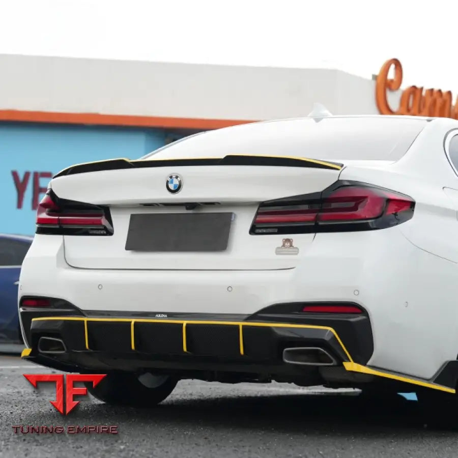 BMW 5 SERIES (G38) DRY CARBON FIBER BODY KIT