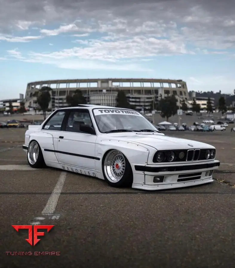 BMW E30 COUPE - WIDE BODY KIT