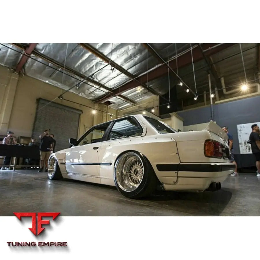 BMW E30 WIDE BODY KIT
