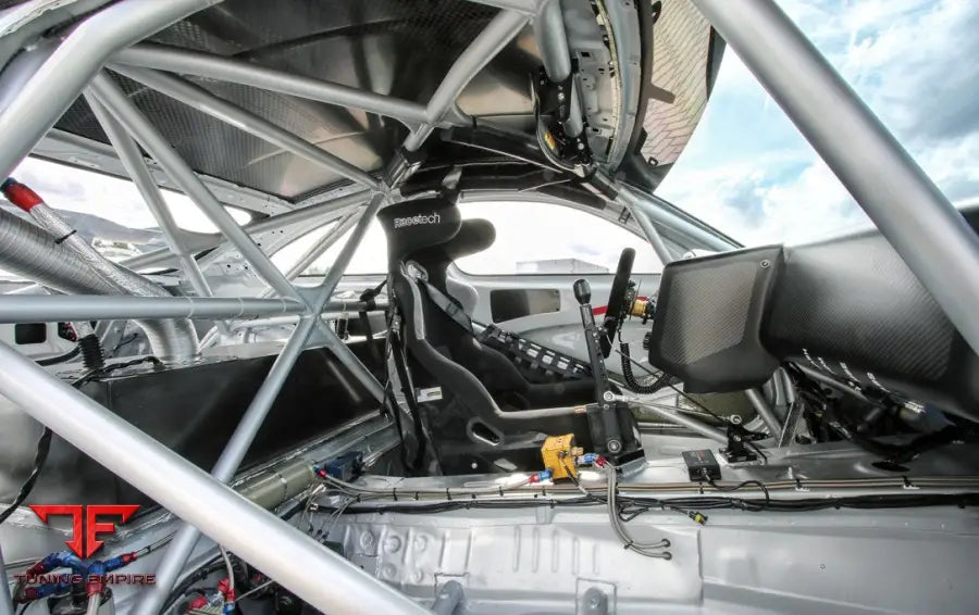 BMW M4 F82 RACING CARBON BODY KIT AND PARTS