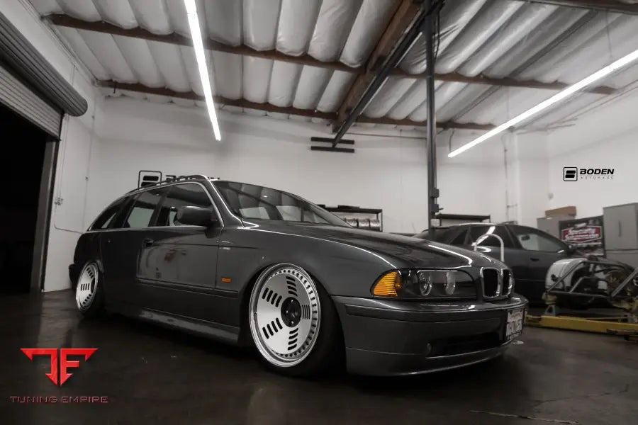 BMW M5 FORGED WHEELS AND EXHAUST SYSTEM