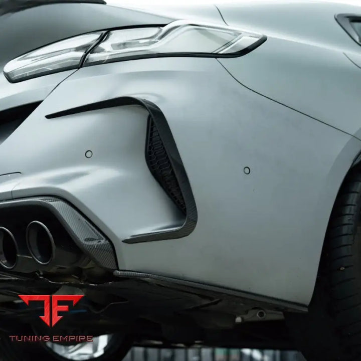 BMW M8 (F93) DRY CARBON FIBER BODY KIT