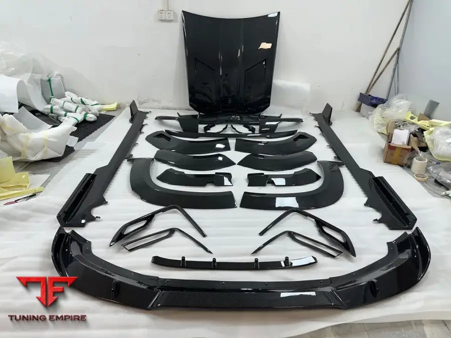 BMW XM R STYLE CARBON FIBER BODY KIT