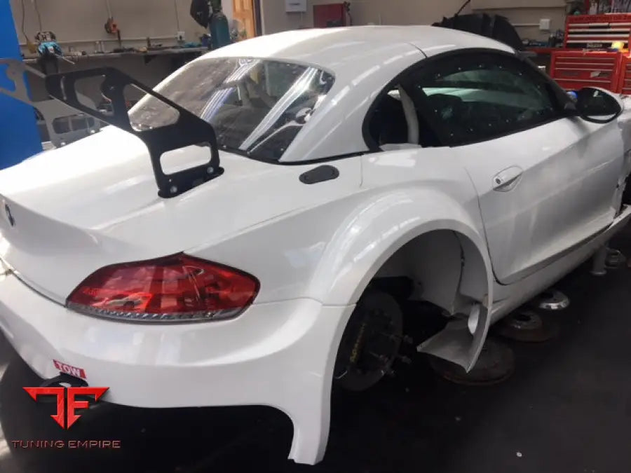 BMW Z4 E89 GT3-style racing kit