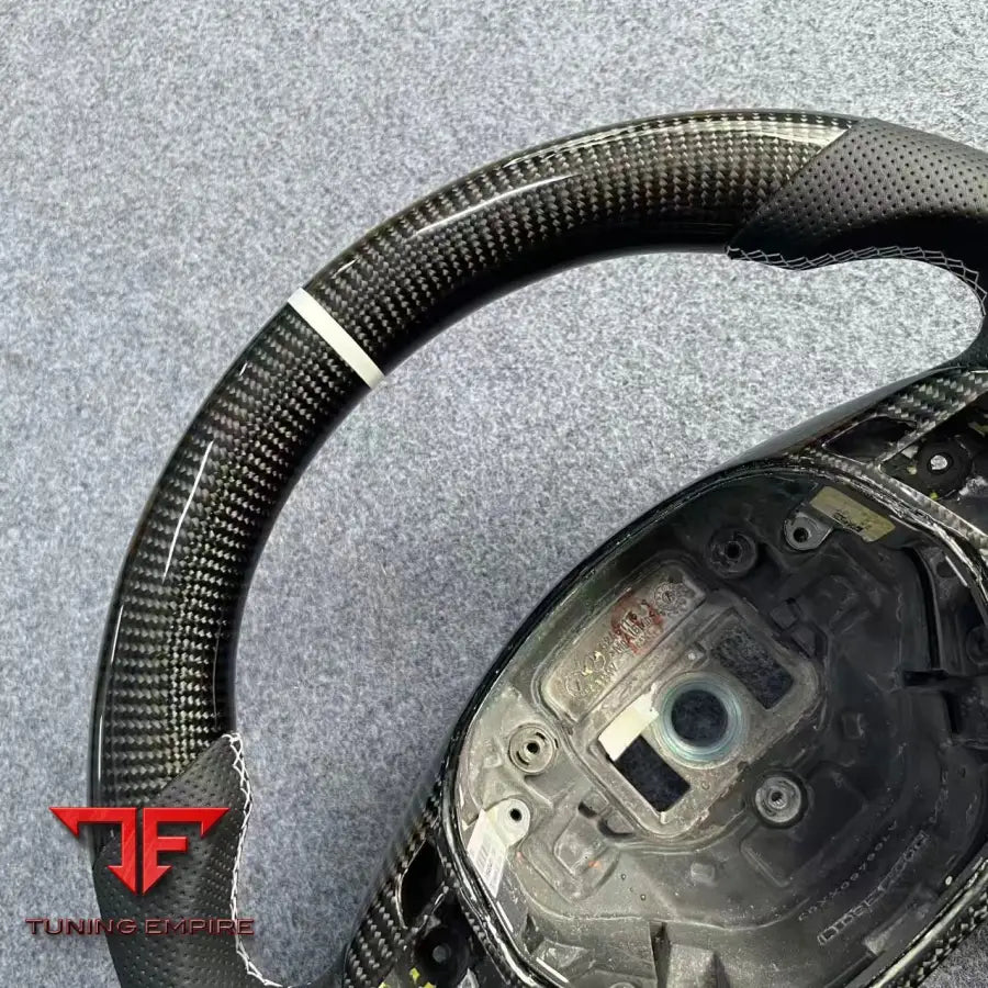 CUSTOM STEERING WHEEL WITH CARBON FIBER FOR G63 2016