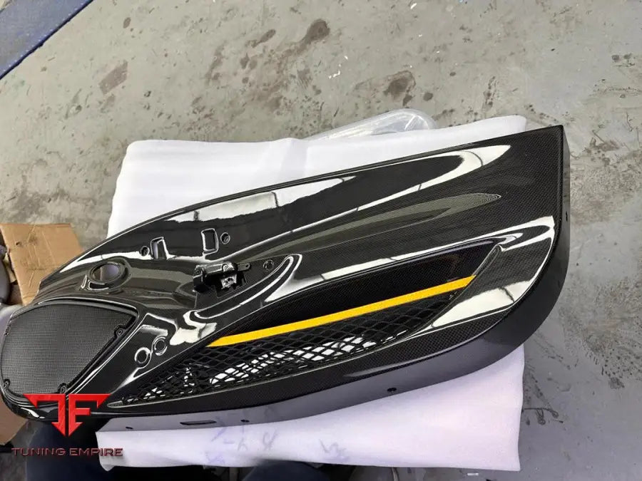 FERRARI 488 PISTA CARBON FIBER DOOR INSERTS