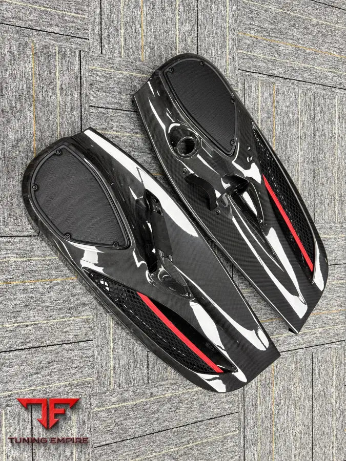 FERRARI 488 PISTA CARBON FIBER DOOR INSERTS